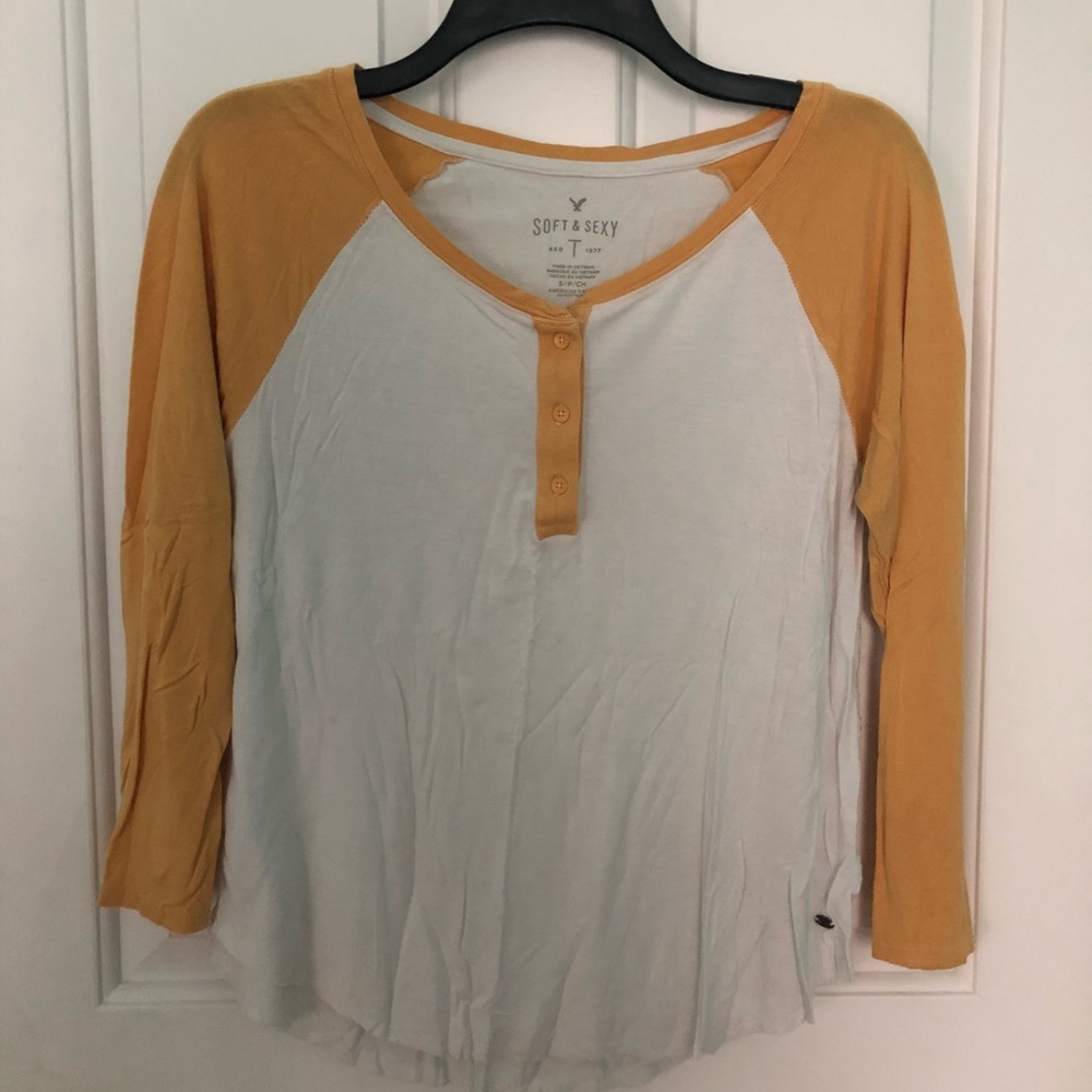 Mustard yellow raglan tee
